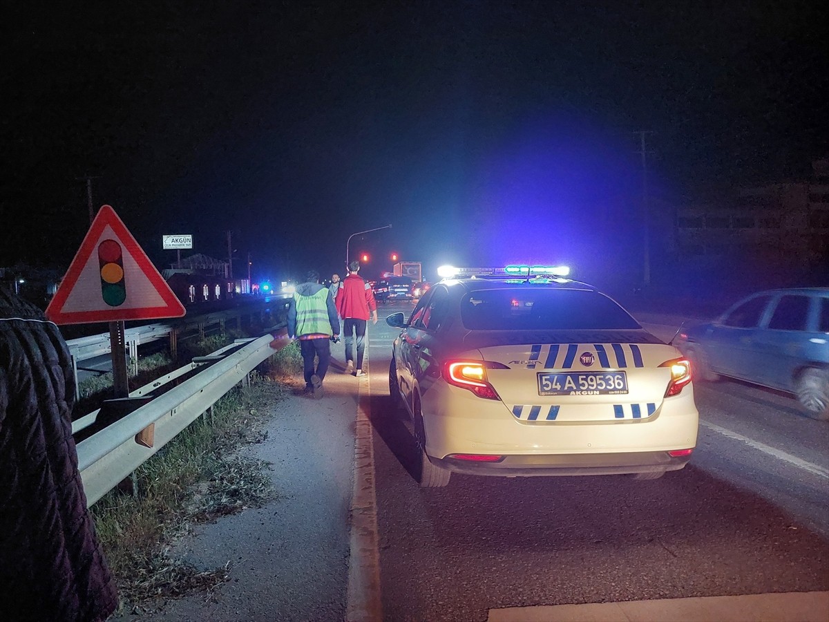 Sakarya'nın Erenler ilçesinde elektrikli bisiklet ile motosikletin çarpışması sonucu 1 kişi öldü...