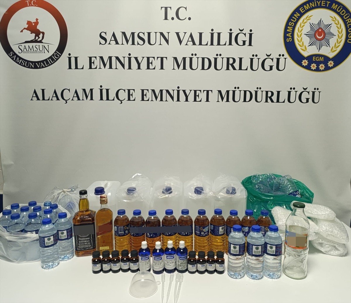 Samsun'da düzenlenen operasyonda sahte içki imal ettiği öne sürülen zanlı gözaltına alındı....