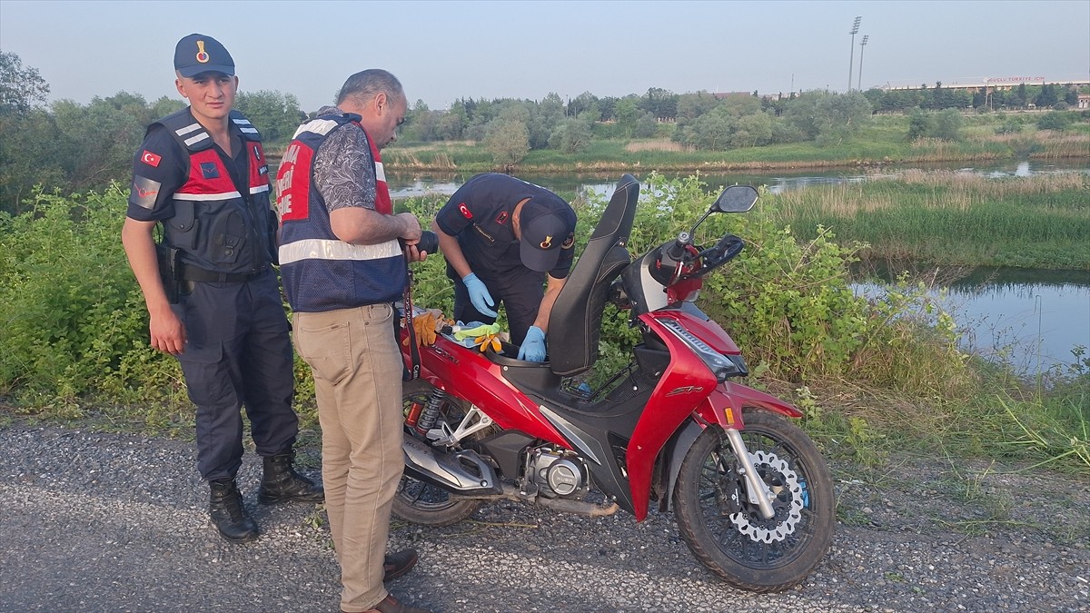 Samsun'un Bafra ilçesinde kayıp olarak aranan kişi, motosikletin devrilmesi sonucu yaralandı.