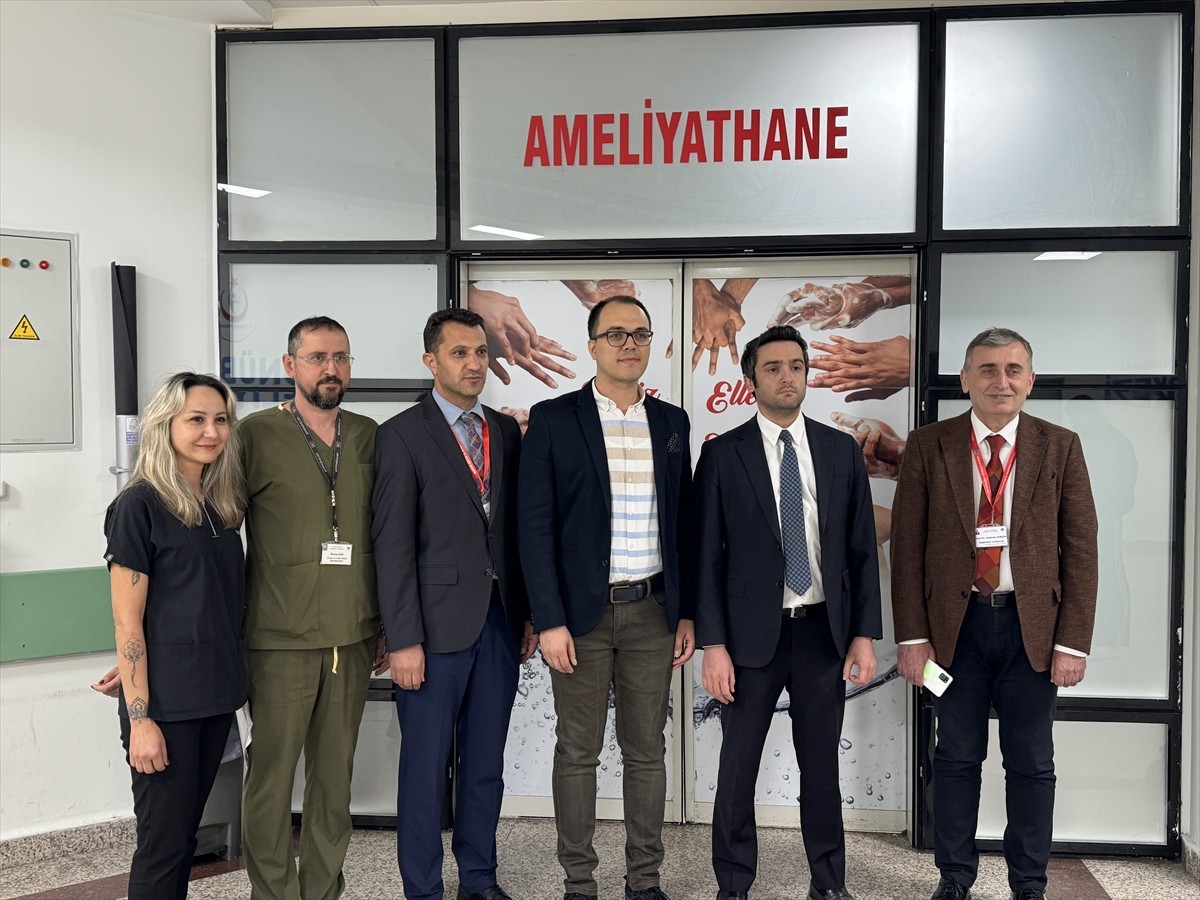 Samsun Eğitim ve Araştırma Hastanesi, Amasya'da vefat eden bir erkek organ bağışçısından alınan...