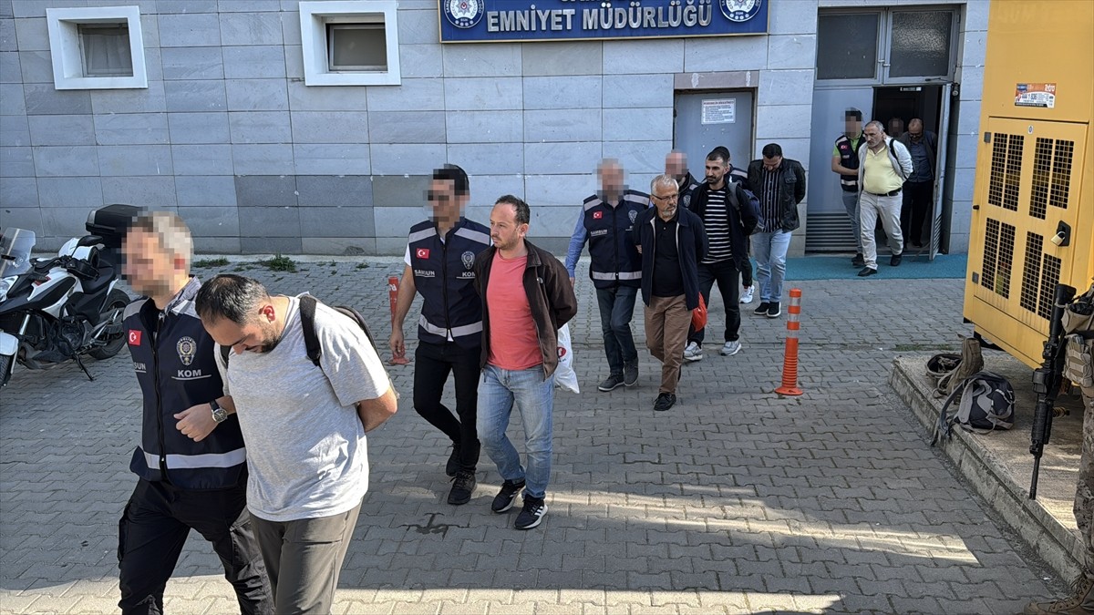 Samsun merkezli 3 ilde FETÖ'nün finansal yapılanması kapsamında iki döner zincirine yönelik...