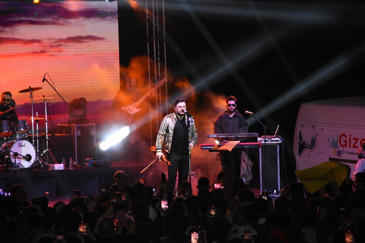 Sanatçı Ekin Uzunlar, "Yaşayan Miras Festivali" kapsamında Afyonkarahisar'ın İhsaniye ilçesinde...