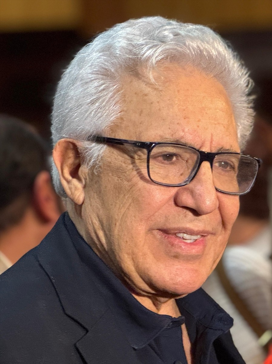 Sanatçı Zülfü Livaneli'nin hayatını ele alan "Livaneli: Barışa ve Özgürlüğe Adanmış Bir Yaşam"...