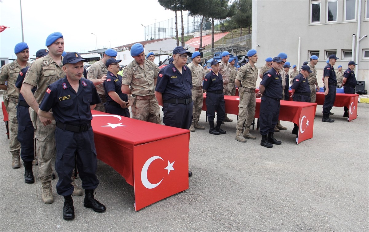 Sinop'ta 17 engelli, bir günlüğüne askerlik yapmanın gururunu ve sevincini yaşadı.