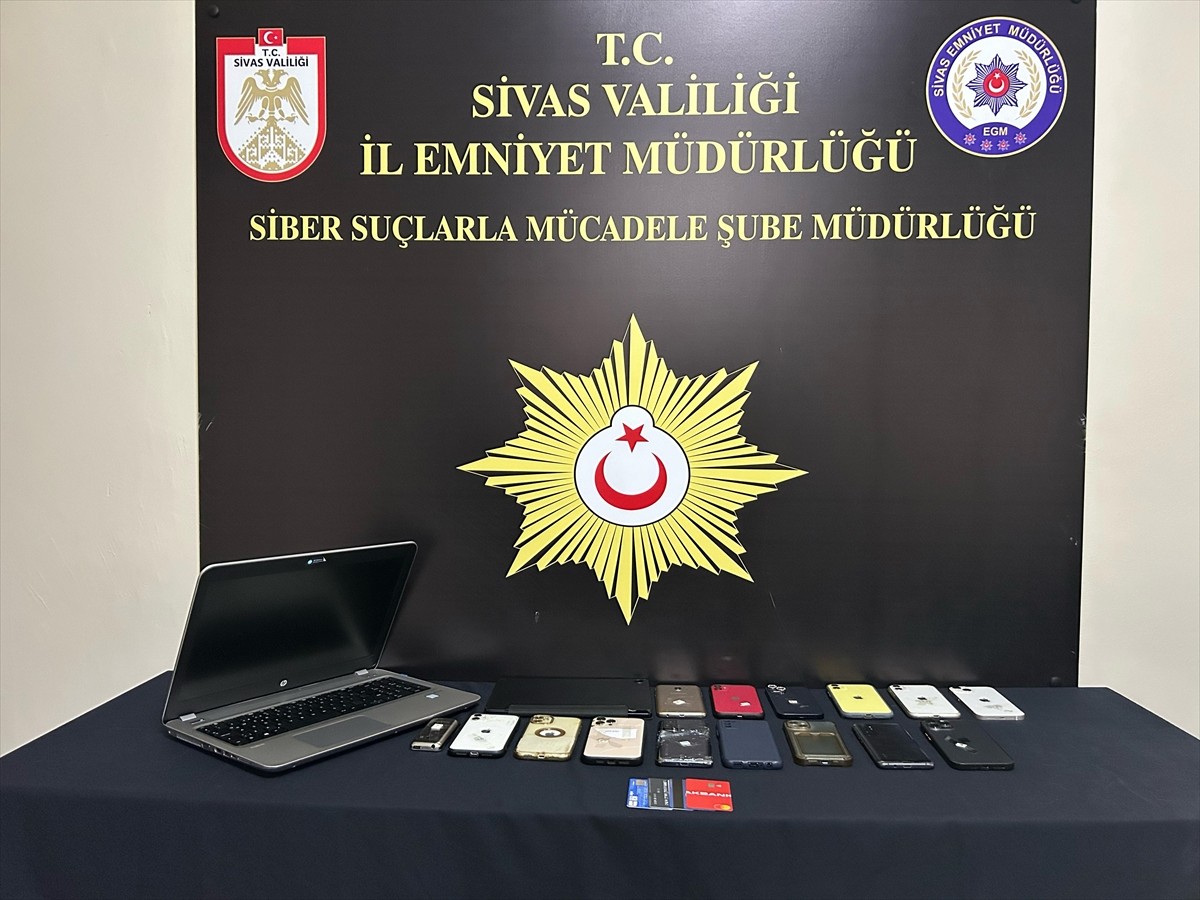 Sivas merkezli 4 ilde gerçekleştirilen yasa dışı bahis ve şans oyunları operasyonunda gözaltına...