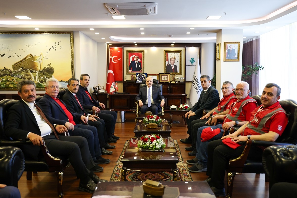 TBMM Başkanı Numan Kurtulmuş, çeşitli programlara katılmak üzere geldiği Şırnak'ta, belediyeyi...