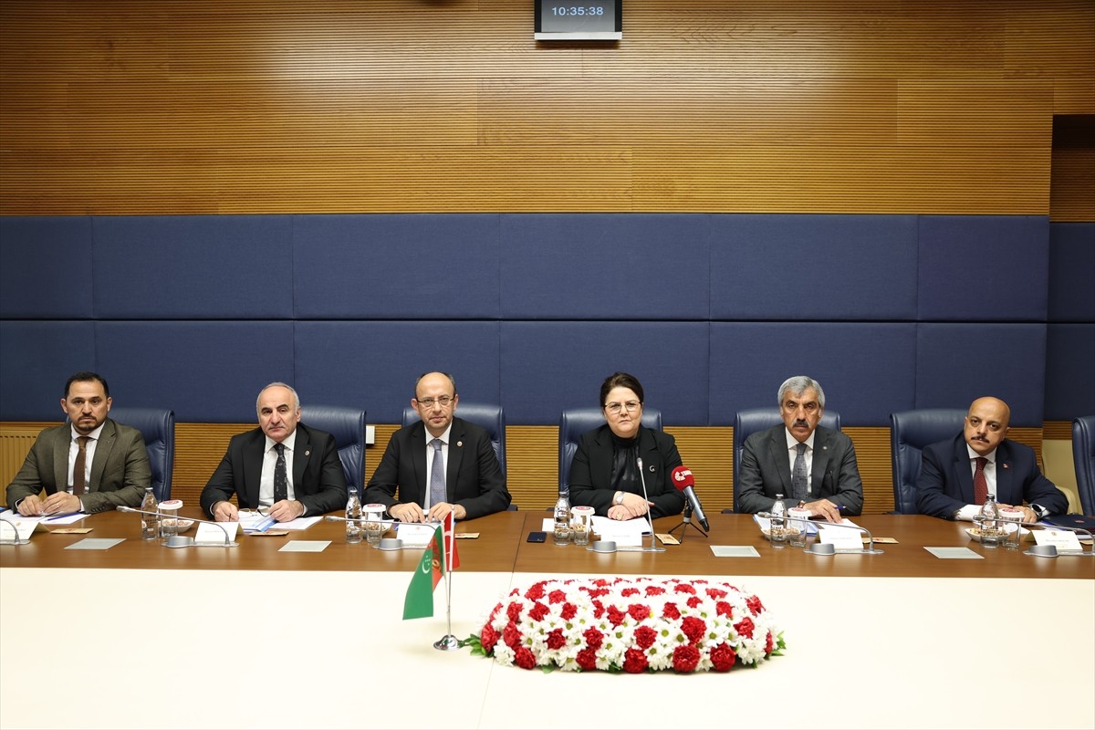 TBMM İnsan Haklarını İnceleme Komisyonu Başkanı Derya Yanık, Türkmenistan Ombudsmanı Yazdursun...