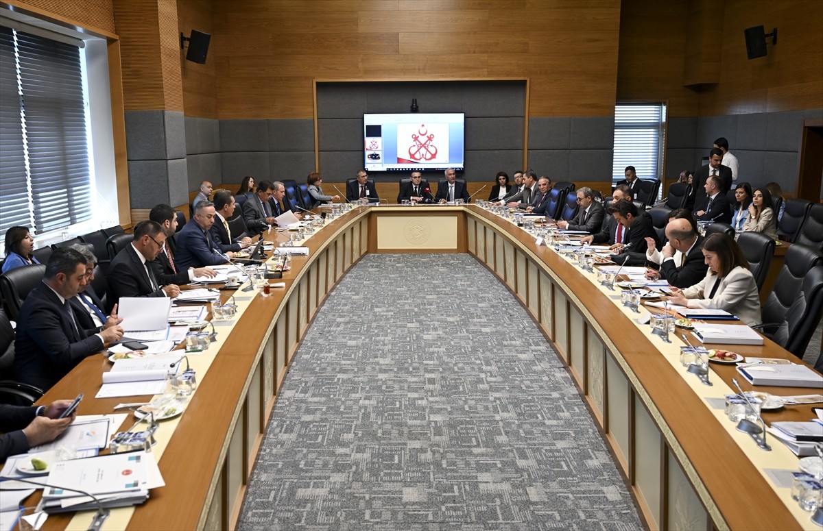 TBMM Kamu İktisadi Teşebbüsleri (KİT) Komisyonunda, Kıyı Emniyeti Genel Müdürlüğü ile Türkiye...