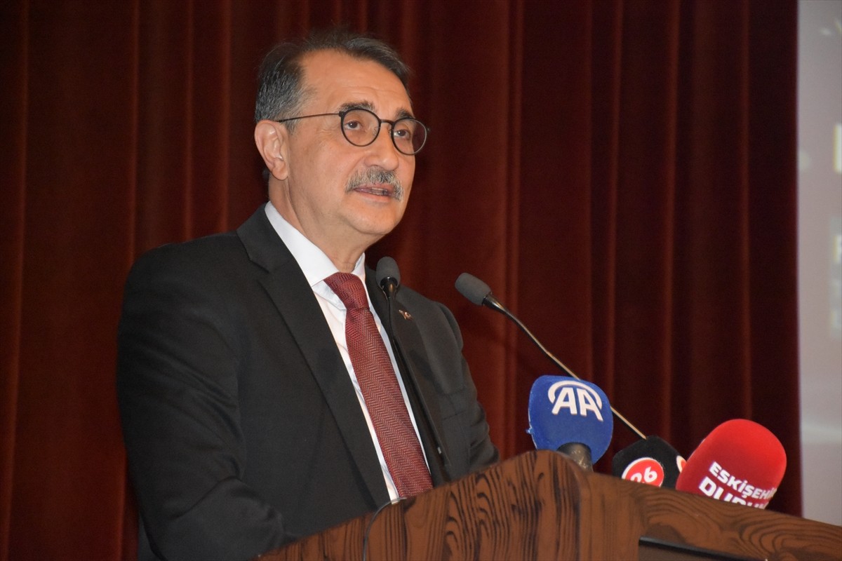 TBMM Yapay Zeka Araştırma Komisyonu Başkanı ve AK Parti Eskişehir Milletvekili Fatih Dönmez...