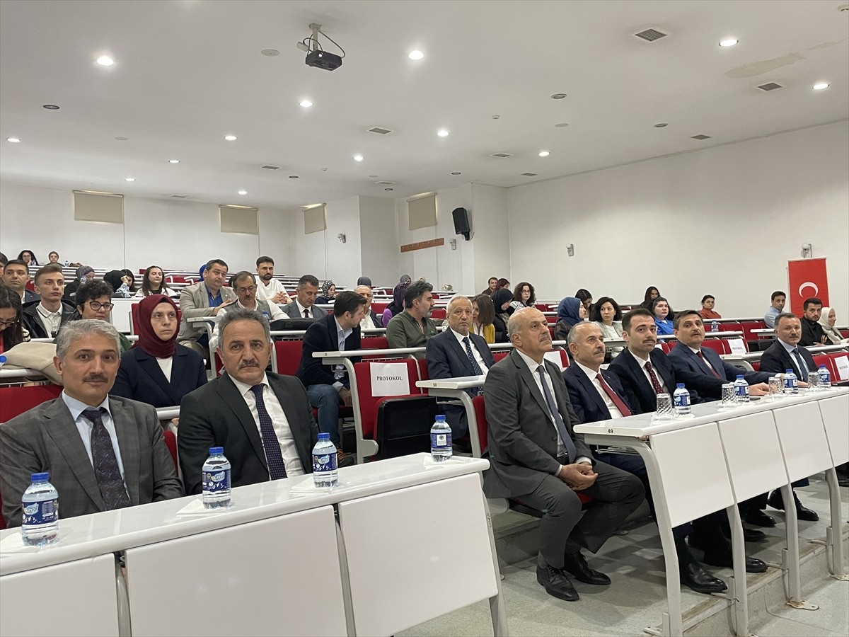 Trabzon'da, Aile Yılı etkinlikleri kapsamında "2025 Aile Yılı Çalıştayı" gerçekleştirildi....