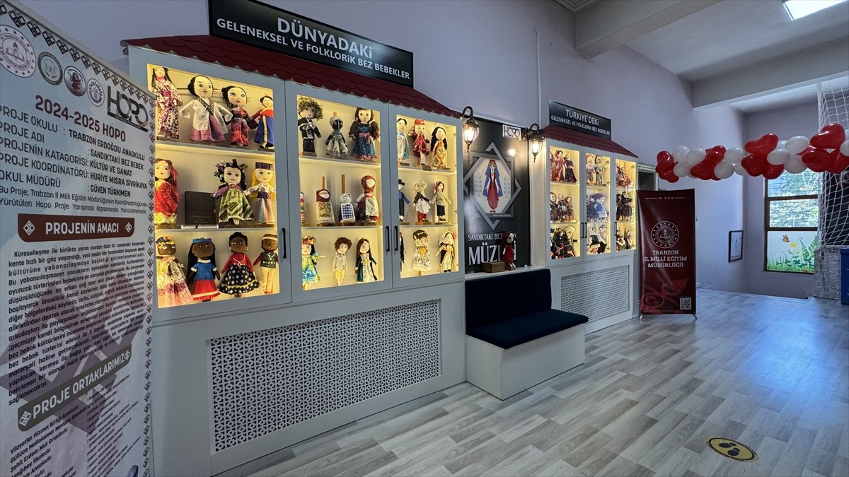 Trabzon'da, "Sandıktaki Bez Bebek" projesi kapsamında üretilen bez bebeklerin sergilendiği müze...
