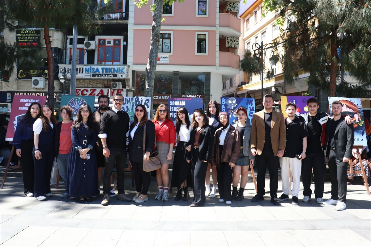 Trabzon Üniversitesi Güzel Sanatlar ve Tasarım Fakültesi öğrencileri, bağımlılıkla mücadeleye...