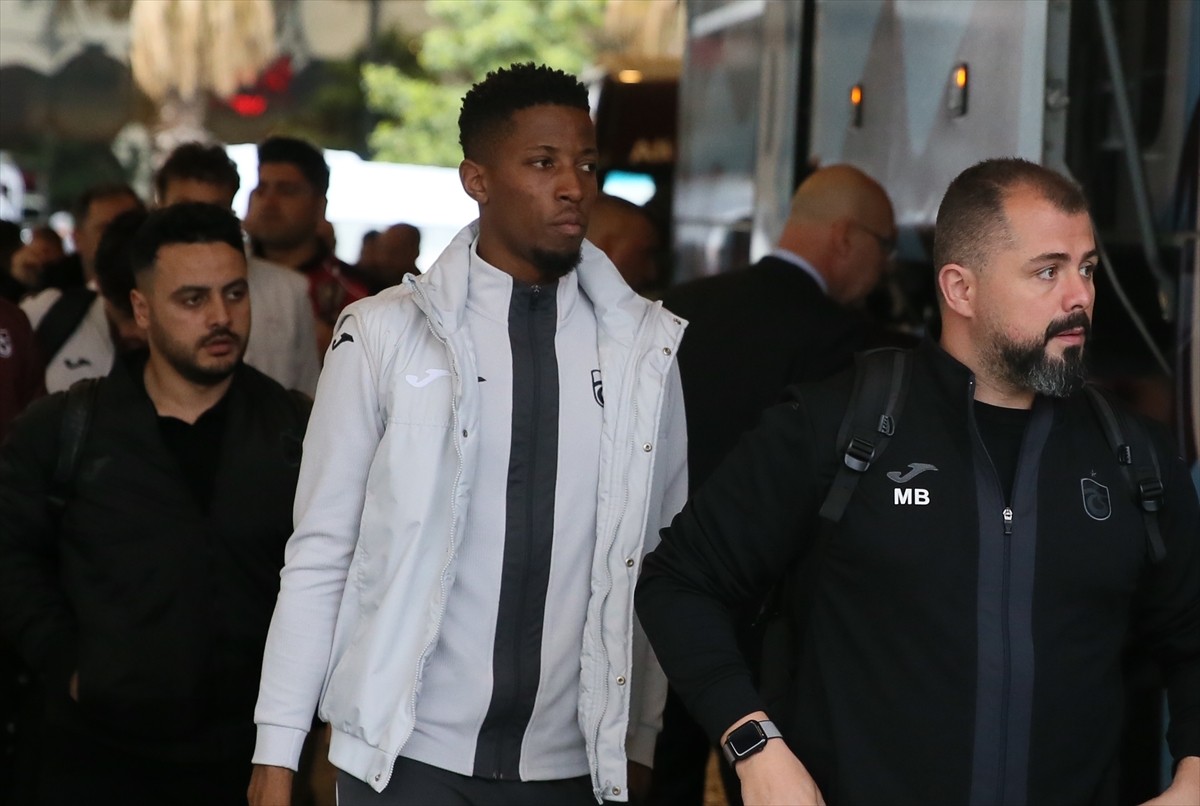 Trabzonspor, Ziraat Türkiye Kupası finalinde yarın Galatasaray ile yapacağı maç için Gaziantep'e...