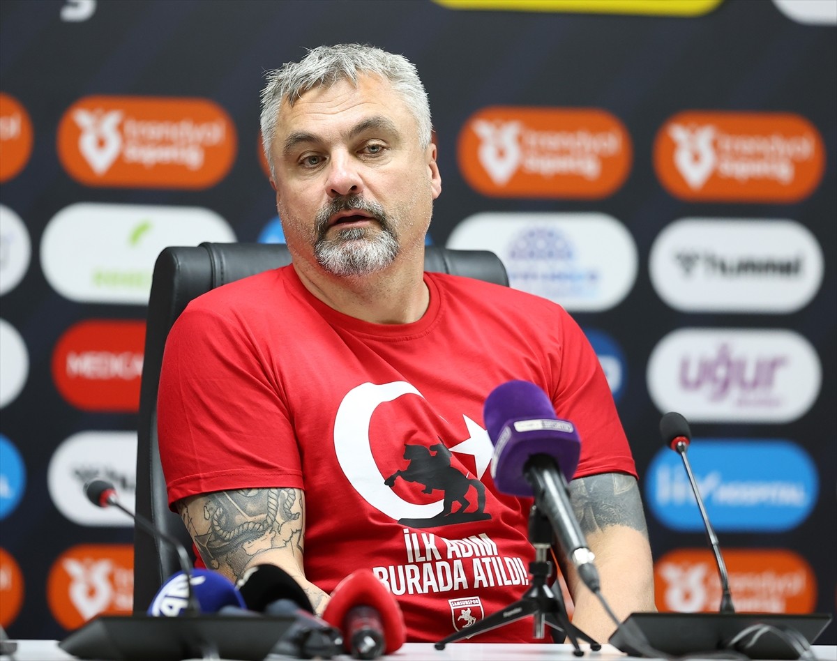  Trendyol Süper Lig'in 36. haftasında sahasında Net Global Sivasspor'un 1-0 mağlup eden Reeder...