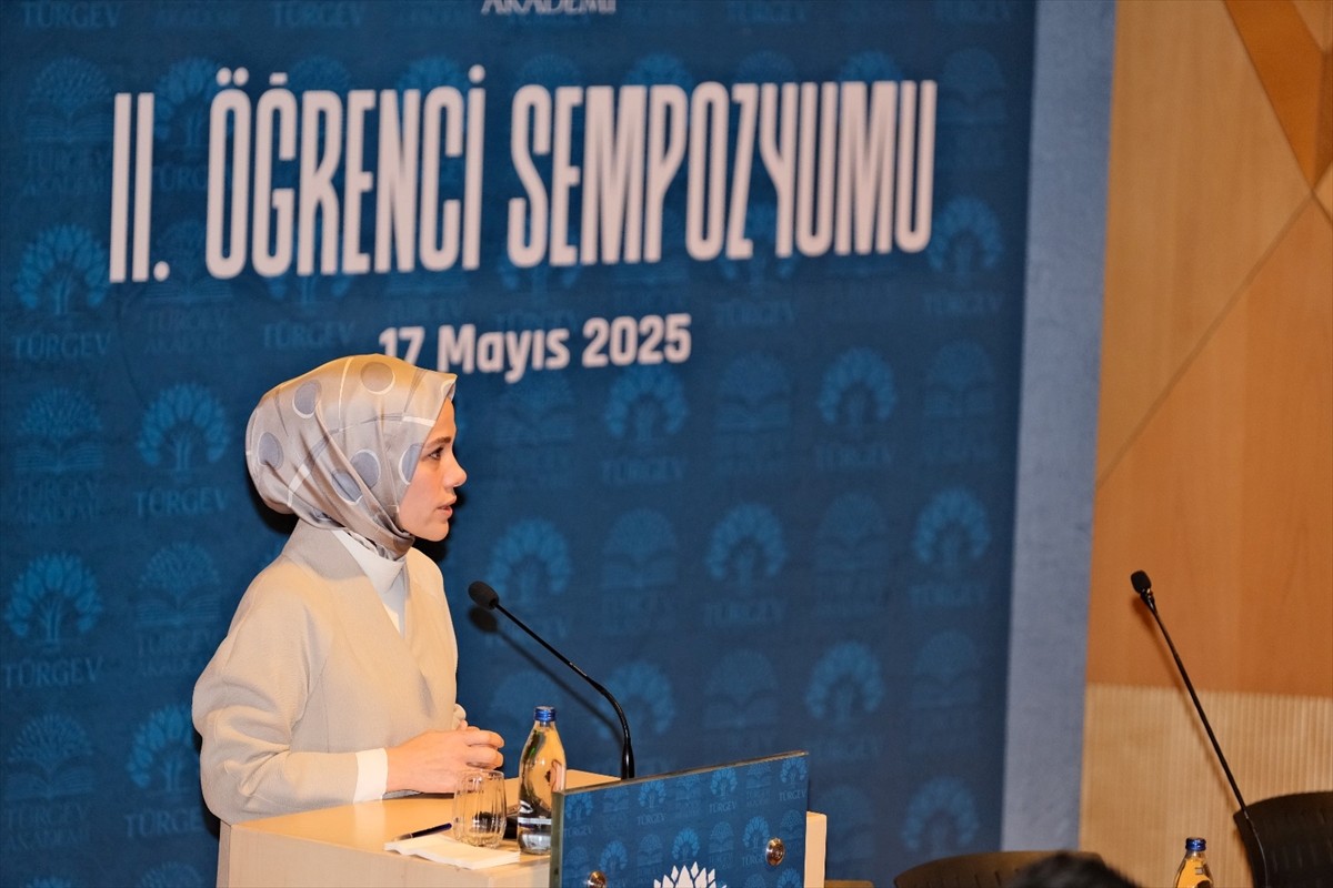 TÜRGEV Yönetim Kurulu Üyesi Dr. Esra Albayrak, Marmara Üniversitesi İlahiyat Fakültesi Kültür...