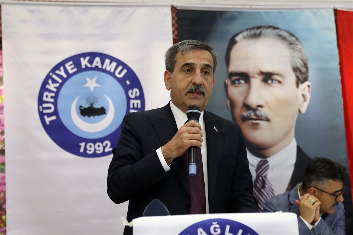 Türk Sağlık-Sen Iğdır Şubesinin 1. Olağan Genel Kurul toplantısı bir düğün salonunda yapıldı. Türk...