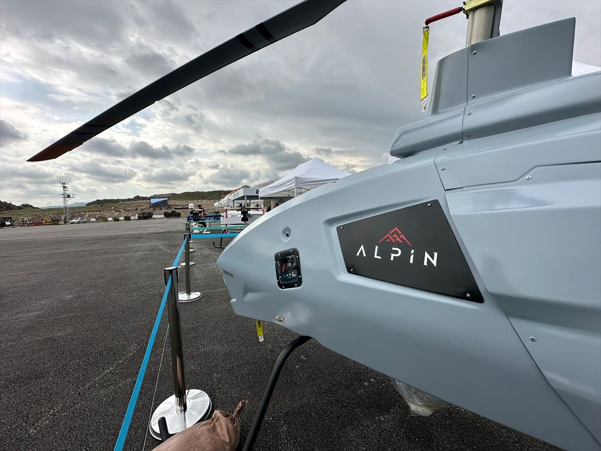 Türkiye'nin ilk özgün insansız helikopteri olarak güvenlik güçlerinin envanterine giren ALPİN...