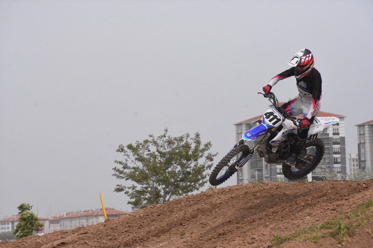 Türkiye, Avrupa Gençler ve Balkan Motosiklet Birliği (BMU) Motokros şampiyonaları, antrenman ve...