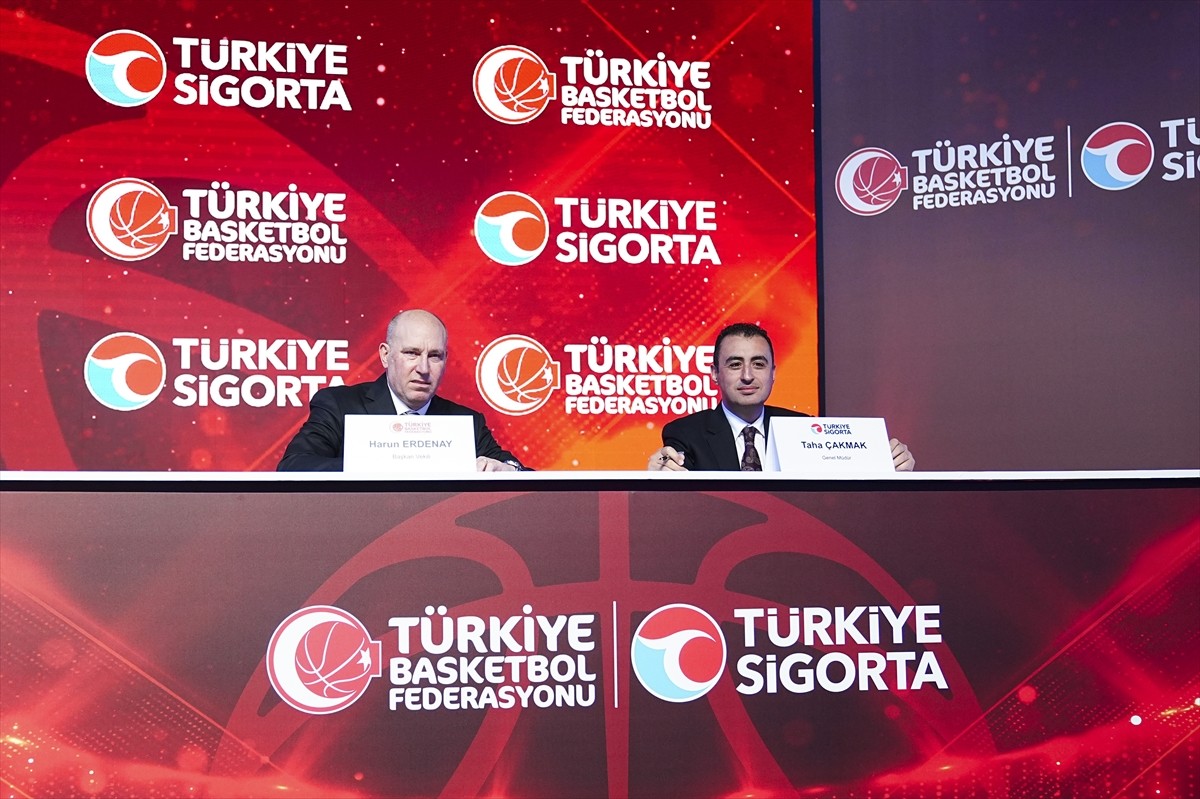 Türkiye Basketbol Federasyonu ile Türkiye Sigorta arasındaki kadın ve erkek milli takımları ana...