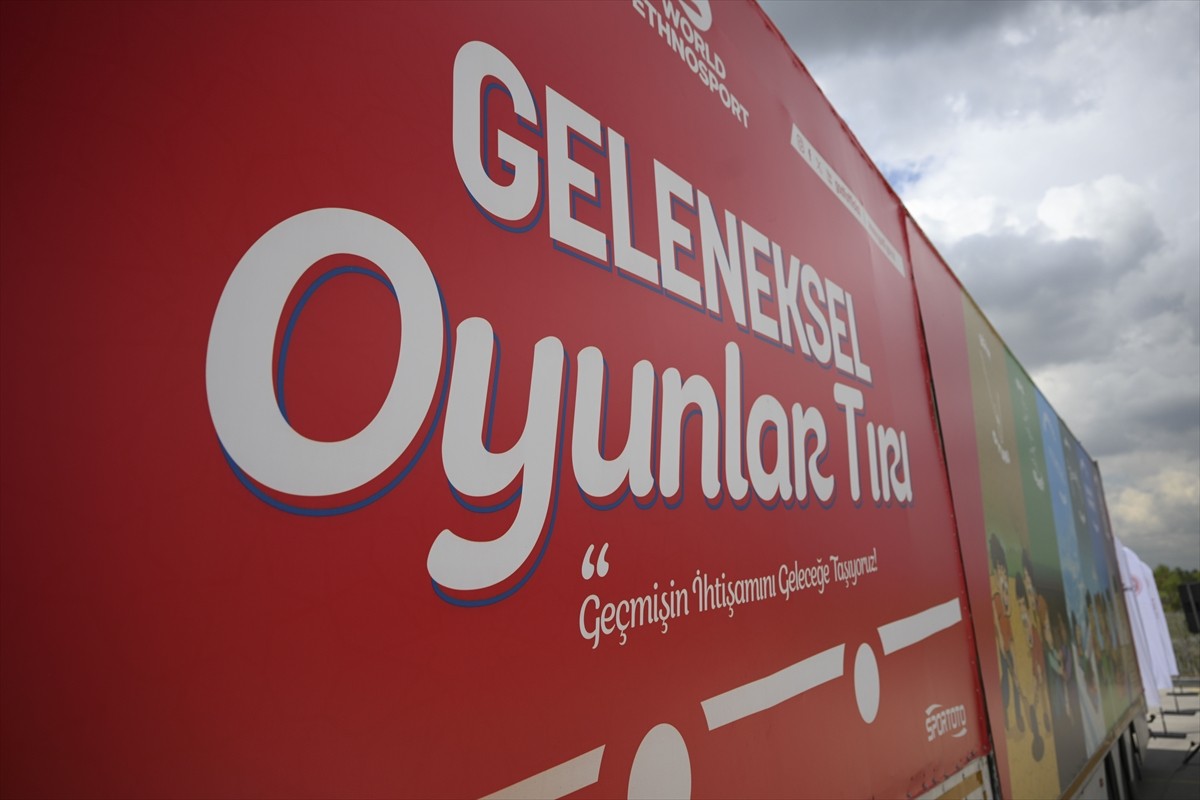 Türkiye Geleneksel Spor Dalları Federasyonunun Geleneksel Oyunlar Tırı, 6 Şubat 2023'teki...