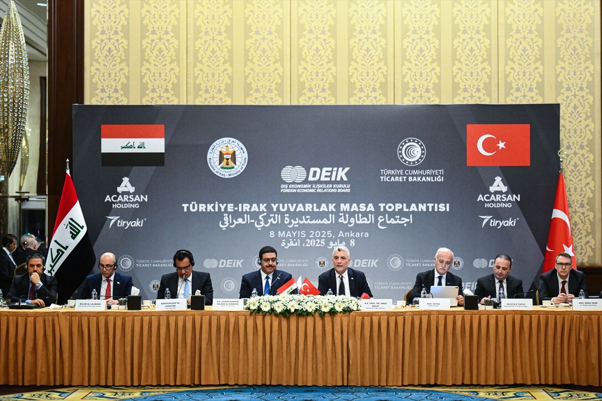 Türkiye-Irak Yuvarlak Masa Toplantısı, Ticaret Bakanı Ömer Bolat (sağ 4), Irak Ticaret Bakanı Etir...