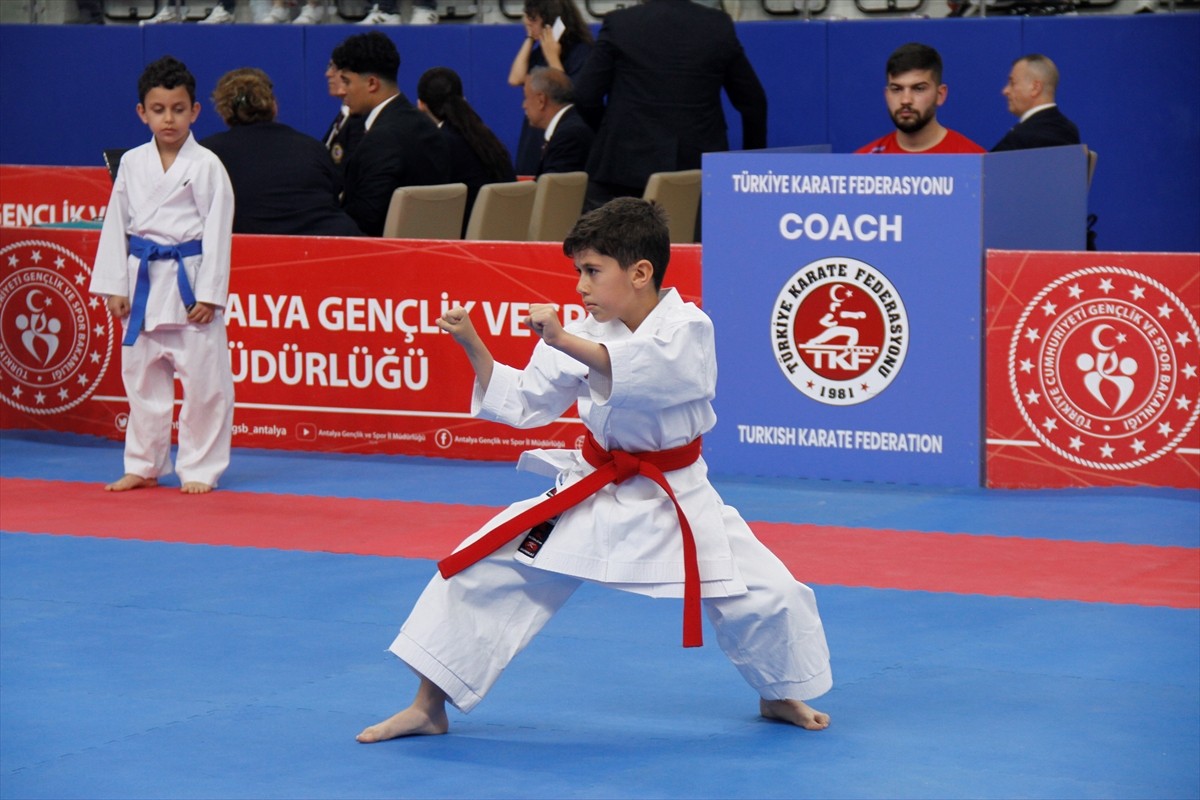 Türkiye Karate Federasyonu ve Aksu Karate Spor Kulübü iş birliğinde düzenlenen Aspendos Cup İller...