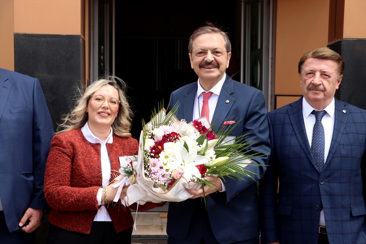 Türkiye Odalar ve Borsalar Birliği (TOBB) Başkanı Rifat Hisarcıklıoğlu (sol 5), çeşitli temaslarda...