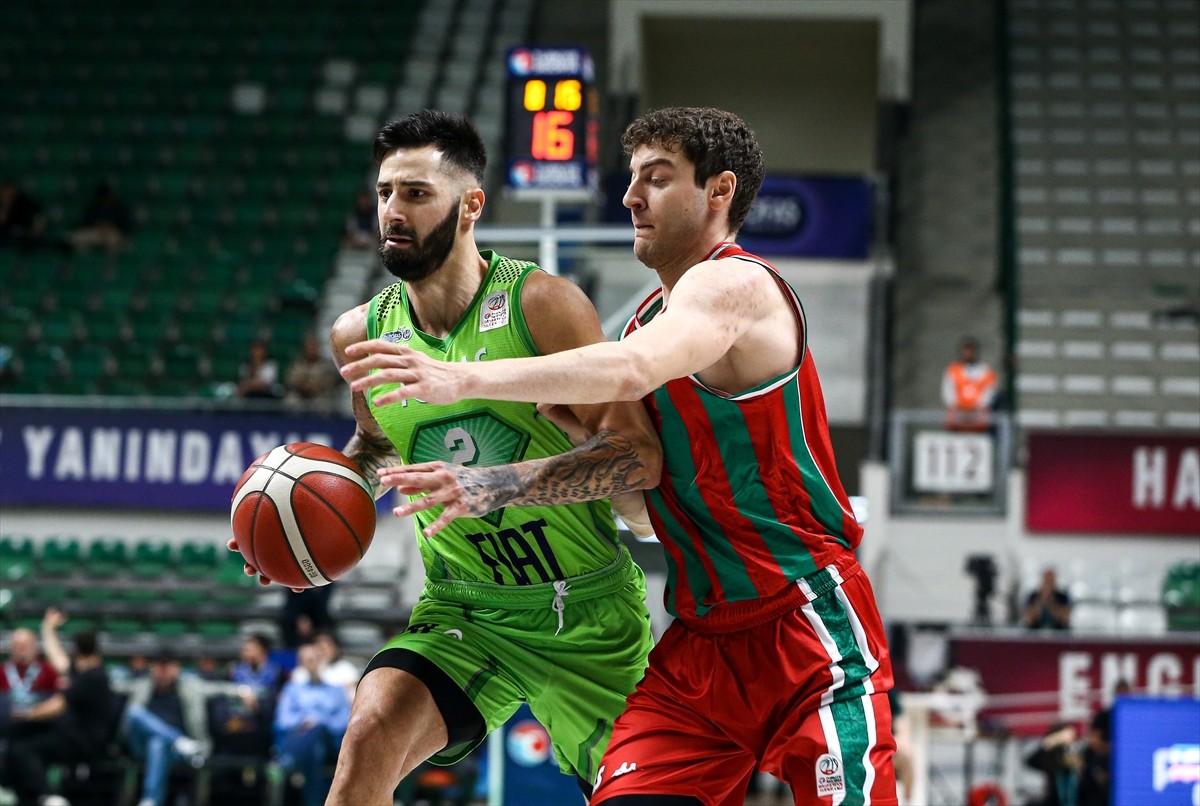 Türkiye Sigorta Basketbol Süper Ligi'nin 30. haftasında TOFAŞ ile Karşıyaka TOFAŞ Spor Salonu'nda...