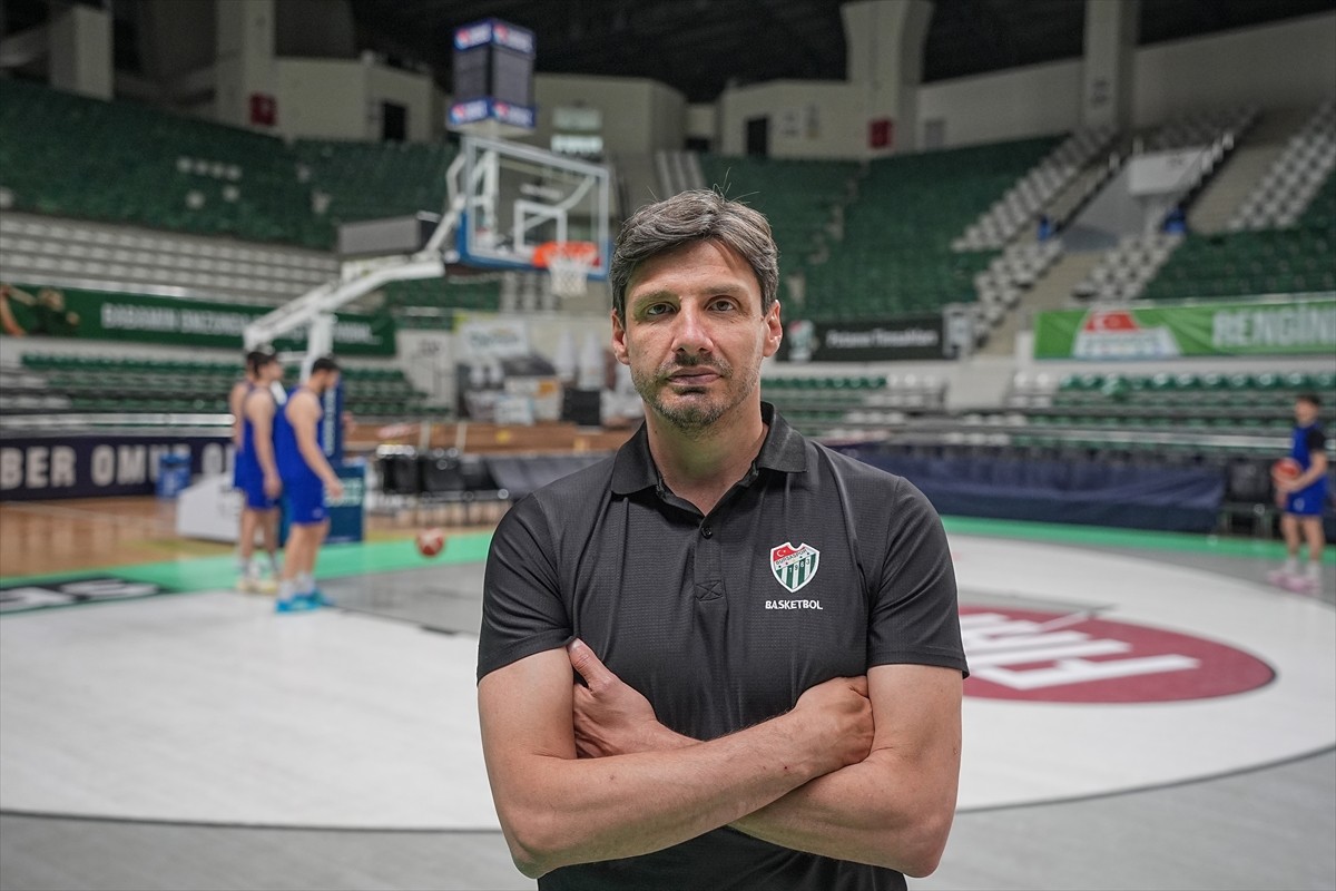 Türkiye Sigorta Basketbol Süper Ligi ekiplerinden Bursaspor Yörsan, play-in mücadelesinde Türk...