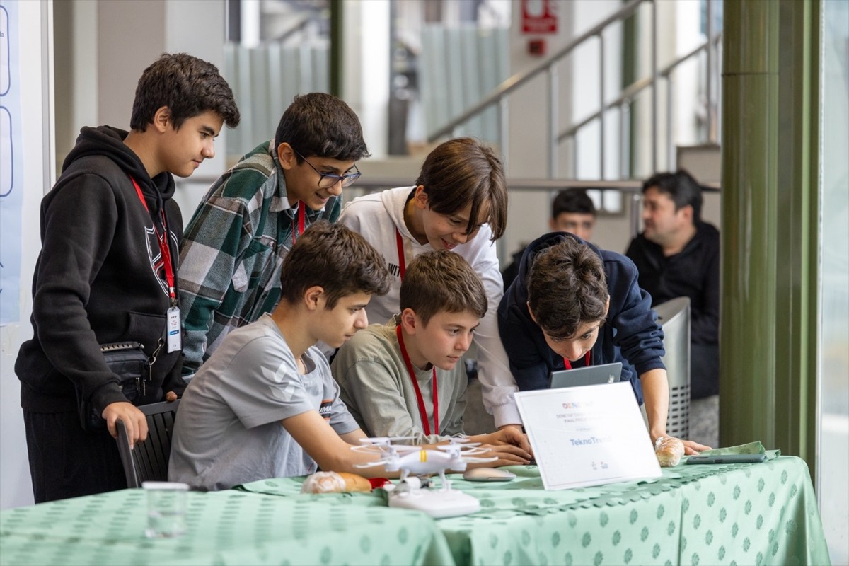 Türkiye Teknoloji Takımı Vakfının (T3 Vakfı) düzenlediği DENEYAP Takımlar Dönemi Final Proje...