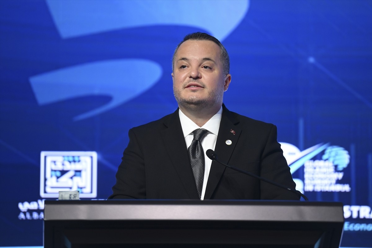 Türkiye Varlık Fonu Genel Müdürü Arda Ermut, İstanbul Finans Merkezi'ndeki Halkbank Genel...