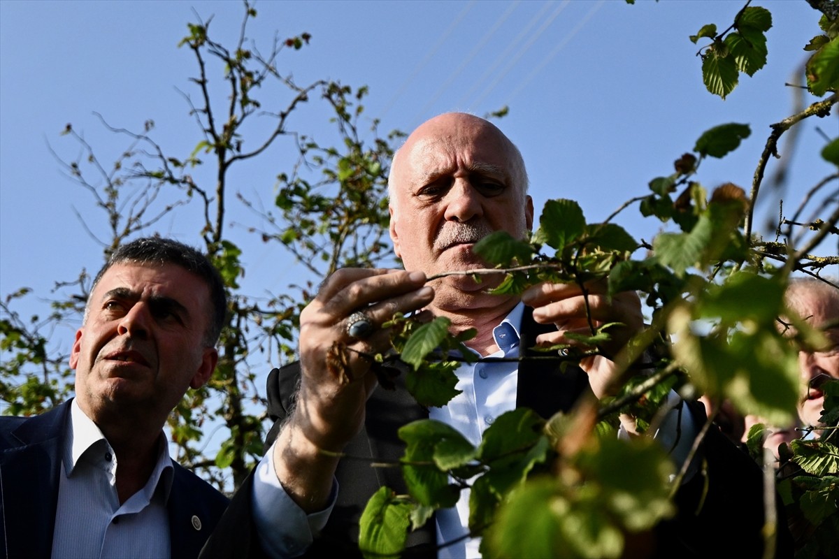 Türkiye Ziraat Odaları Birliği (TZOB) Genel Başkanı Şemsi Bayraktar, beraberindeki heyetle...