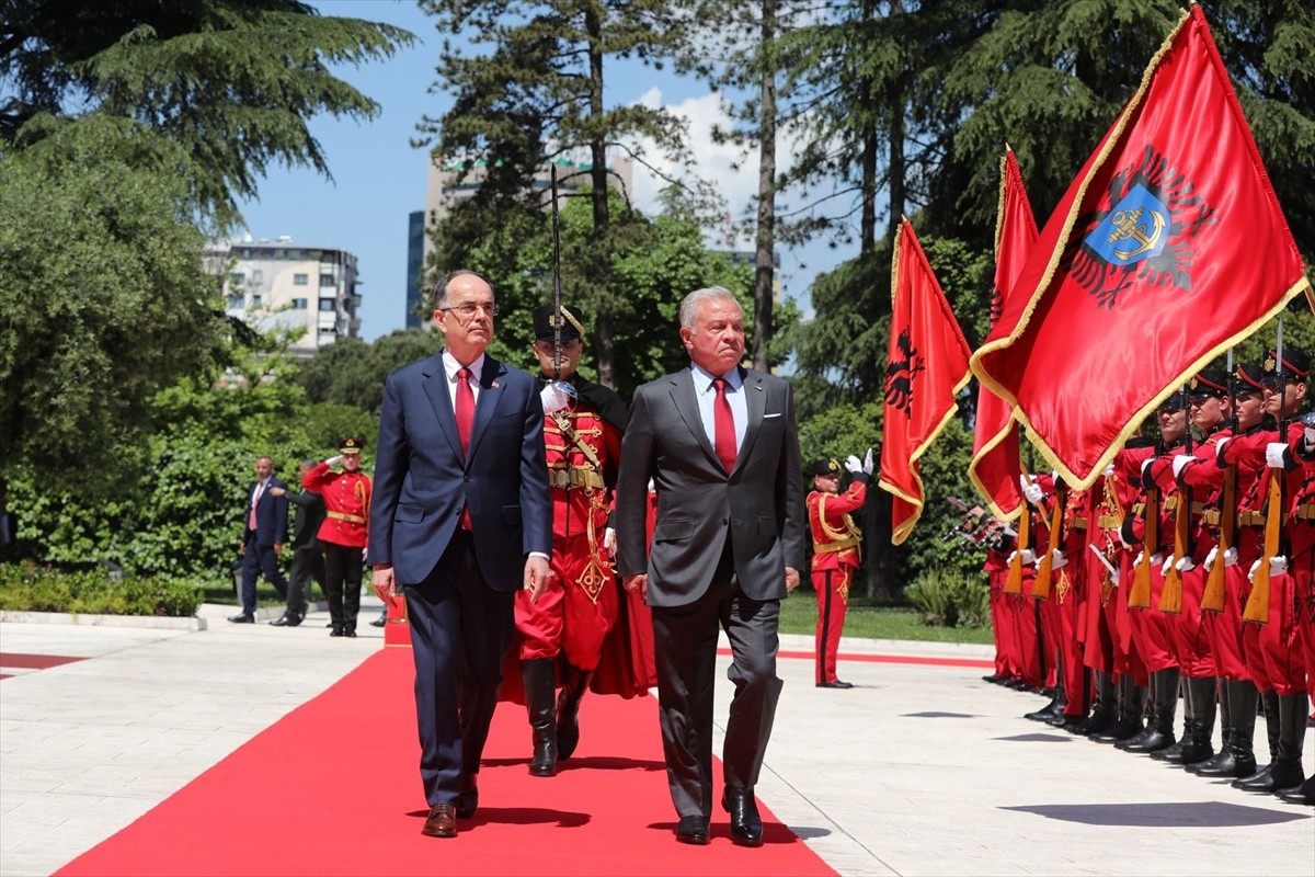 Ürdün Kralı 2. Abdullah (sağda), Arnavutluk'a gerçekleştirdiği resmi ziyaret kapsamında...