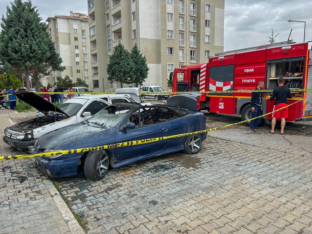 Uşak'ta, kendisi hakkında suç duyurusunda bulunmak için polis merkezine giden karısına ait 2...