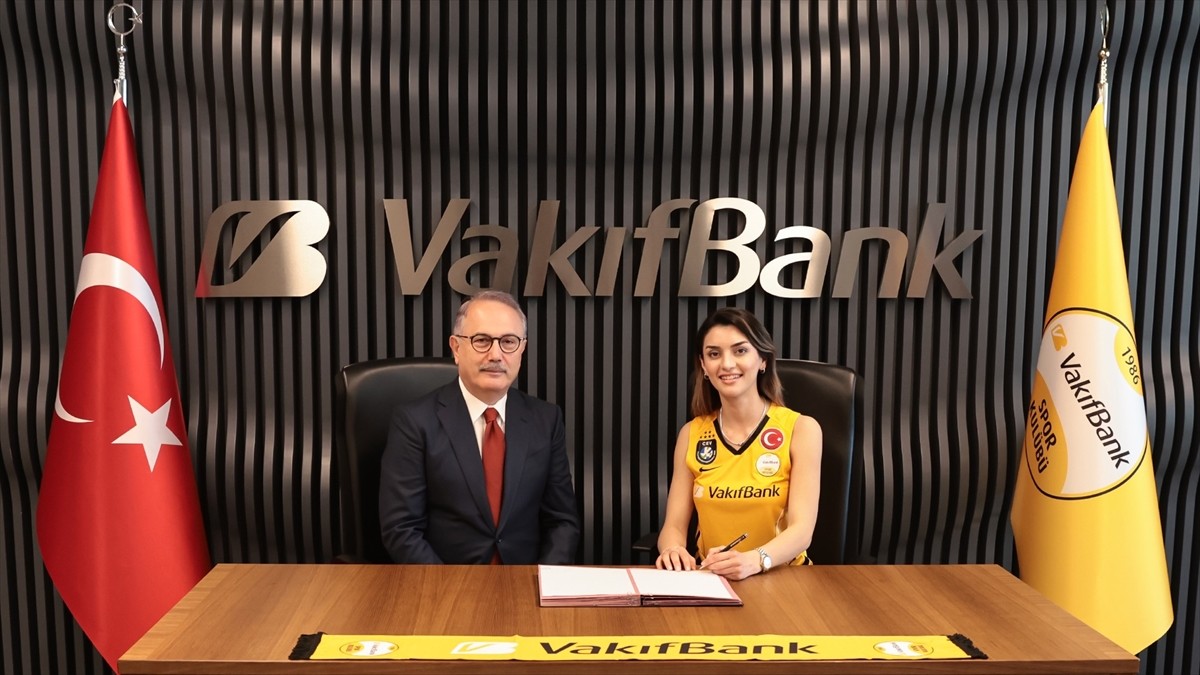 VakıfBank Kadın Voleybol Takımı, yeni sezon kadro planlaması doğrultusunda Nehir Kurtulan'ı...