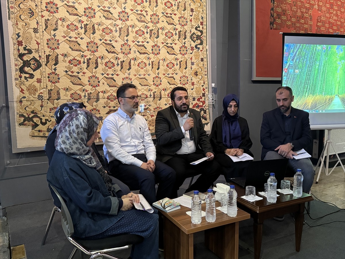 Yazma eser koleksiyonları arasında özel bir yere sahip olan Türk ve İslam Eserleri Müzesi'nin...