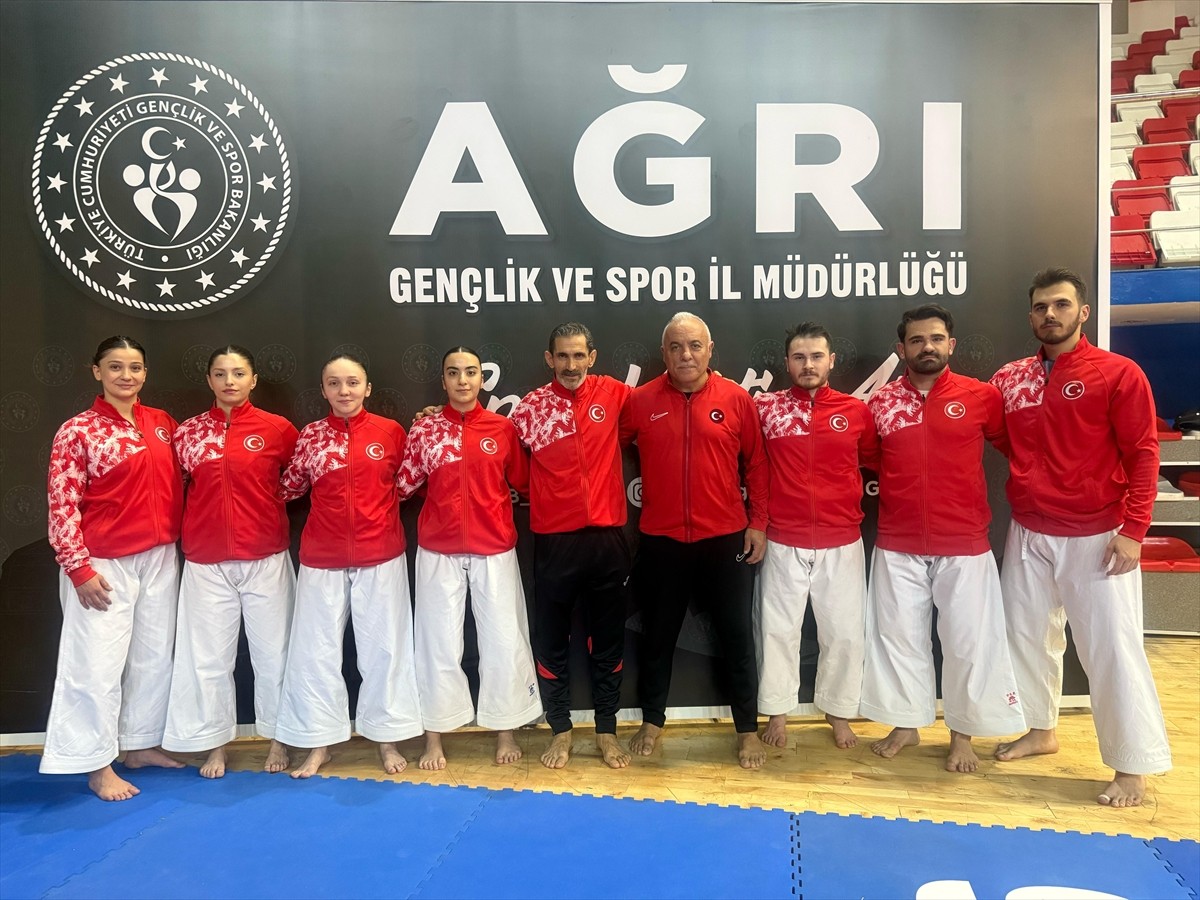 Yüksek rakıma sahip Ağrı'da çalışmalarını sürdüren, 4 yıldır üst üste Avrupa şampiyonu olan Erkek...