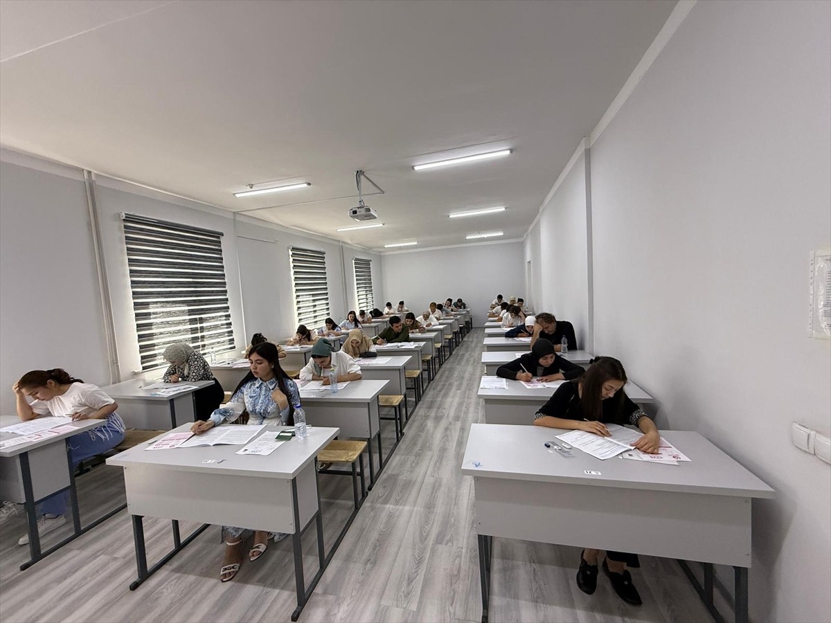 Yunus Emre Enstitüsü (YEE) Özbekistan'ın başkenti Taşkent ve Semerkant'ta Türkçe Yeterlik Sınavı...