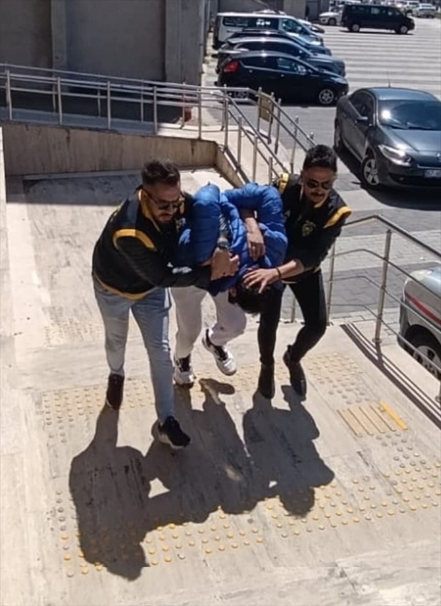 Zonguldak'ta mukavemette bulunduğu polis memurunu yaralayan alkollü ve ehliyetsiz sürücüye 82 bin...