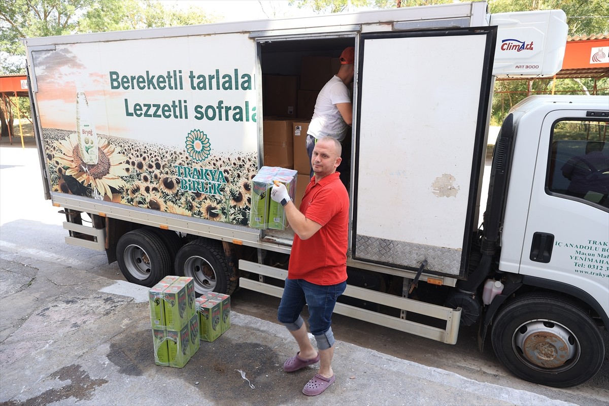 664. Tarihi Kırkpınar Yağlı Güreşleri'nde mücadele edecek pehlivanların yağlanmaları için 2 ton...