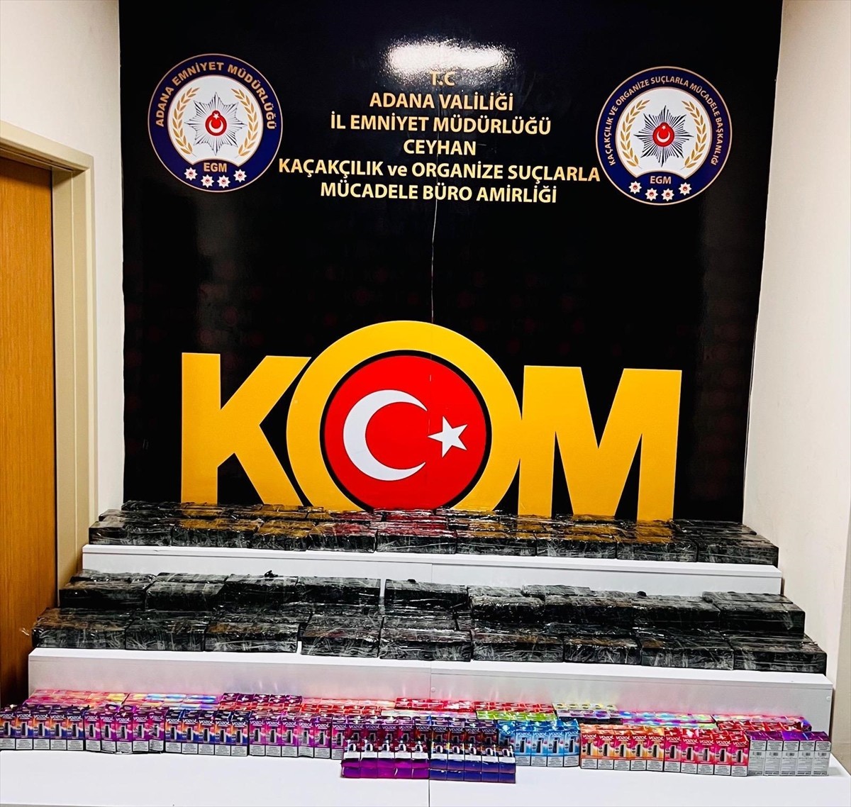 Adana'da gümrük kaçağı 1210 elektronik sigara ele geçirilen kamyonetin sürücüsü...