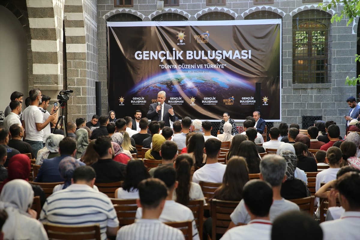 AK Parti Genel Başkan Yardımcısı ve İnsan Hakları Başkanı Hasan Basri Yalçın, AK Parti Diyarbakır...