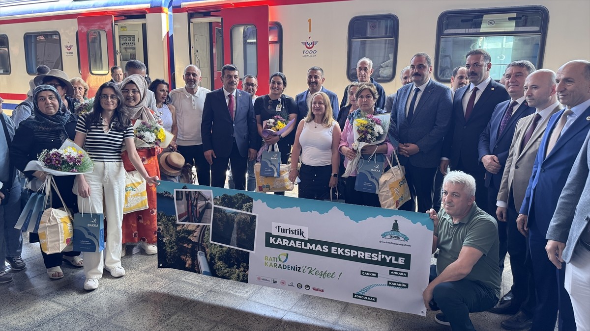 Ankara'dan yola çıkan Turistik Karaelmas Ekspresi, Zonguldak'ta törenle karşılandı. Ankara...
