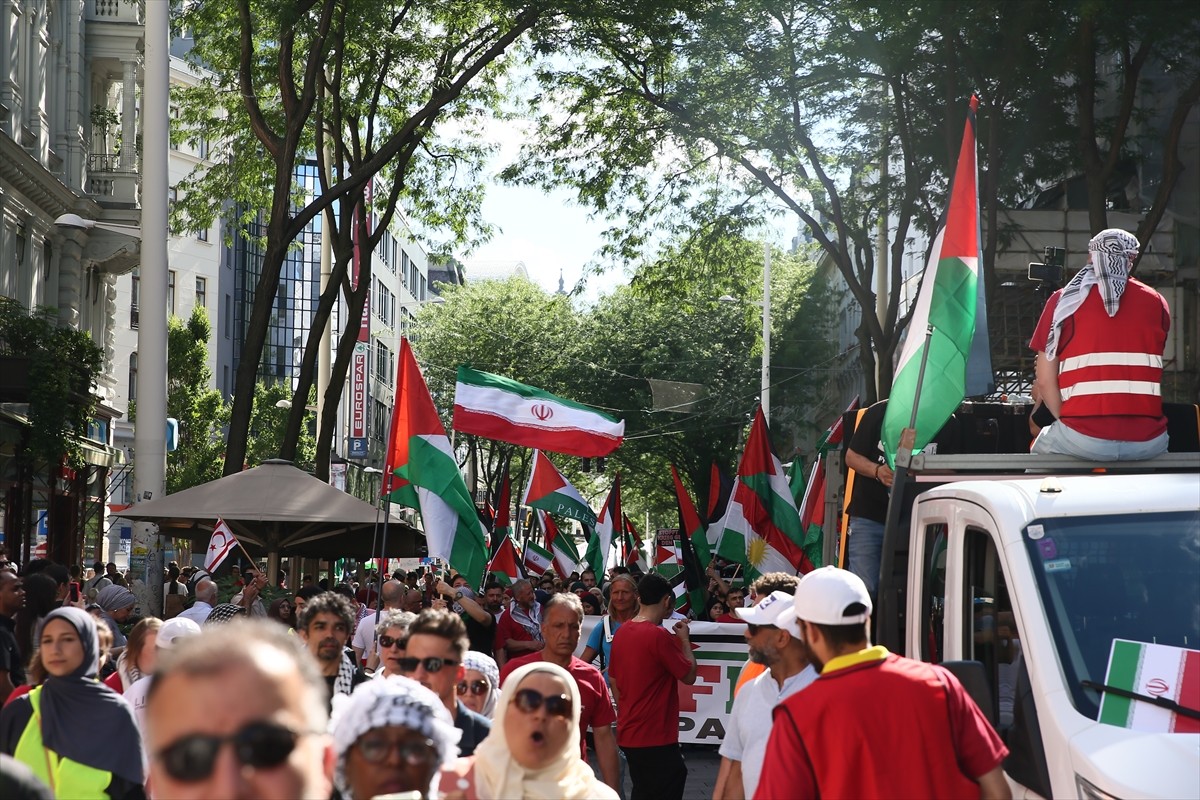 Avusturya'nın başkenti Viyana'da 30'dan fazla sivil toplum kuruluşunun düzenlediği Filistin'e...