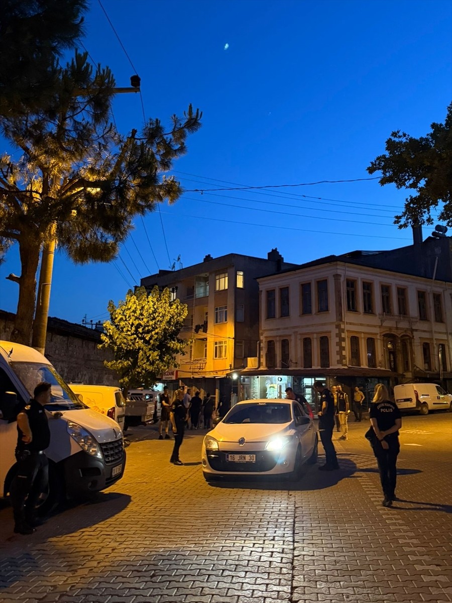 Balıkesir'in Edremit ilçesinde gerçekleştirilen huzur ve güven uygulamasında çeşitli suçlardan...