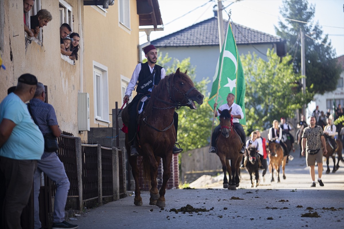 Boşnakların İslam'ı kabul etmesinin en önemli sembollerinden biri olarak bilinen Akhisarlı Ayvaz...