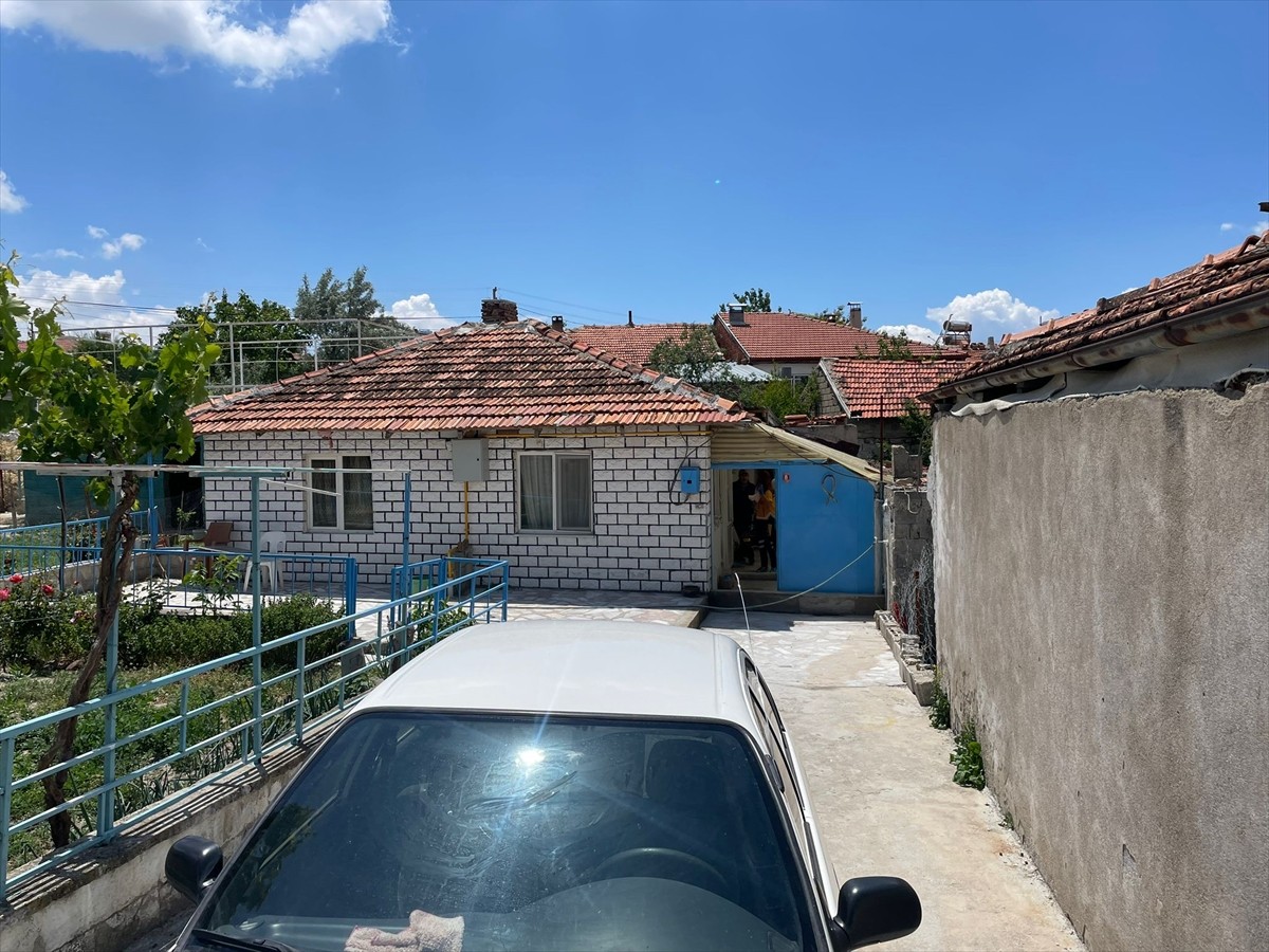 Burdur'da dört gündür kendisinden haber alınamayan kişi evinde ölü bulundu. İhbar üzerine eve...