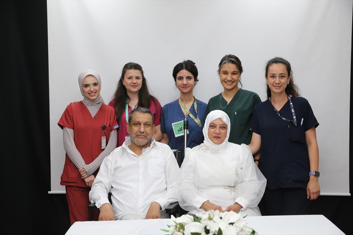 Bursa'da Ali Osman Sönmez Onkoloji Hastanesinde tedavi gören kanser hastası Yaşar Ünsever (49)...