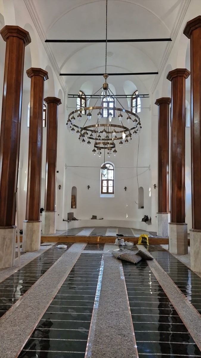 Bursa'nın Nilüfer ilçesindeki tarihi Özlüce Camisi, Kültür ve Turizm Bakanlığı Vakıflar Genel...