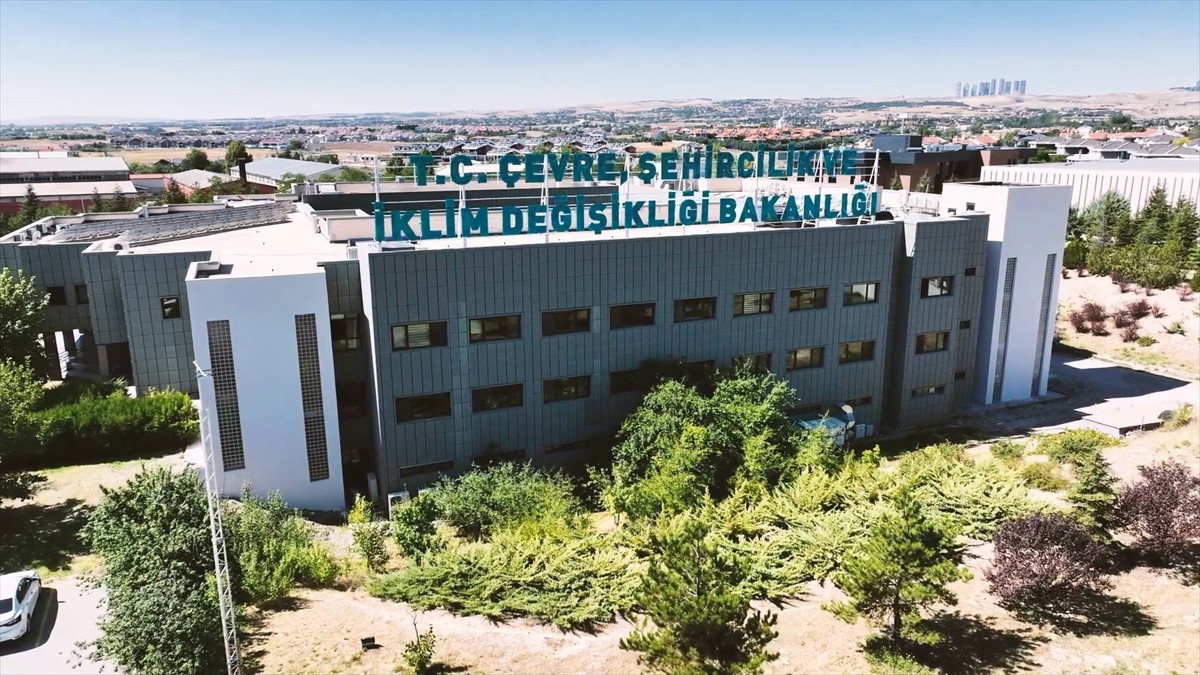 Çevre, Şehircilik ve İklim Değişikliği Bakanlığı, sanayi tesislerinin baca çıkışlarını anlık takip...